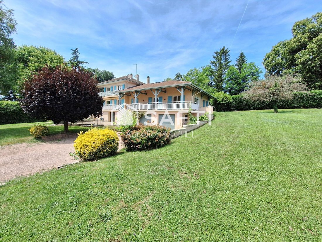 House in Villieu-Loyes-Mollon, Auvergne-Rhône-Alpes, France 1 - 18979874