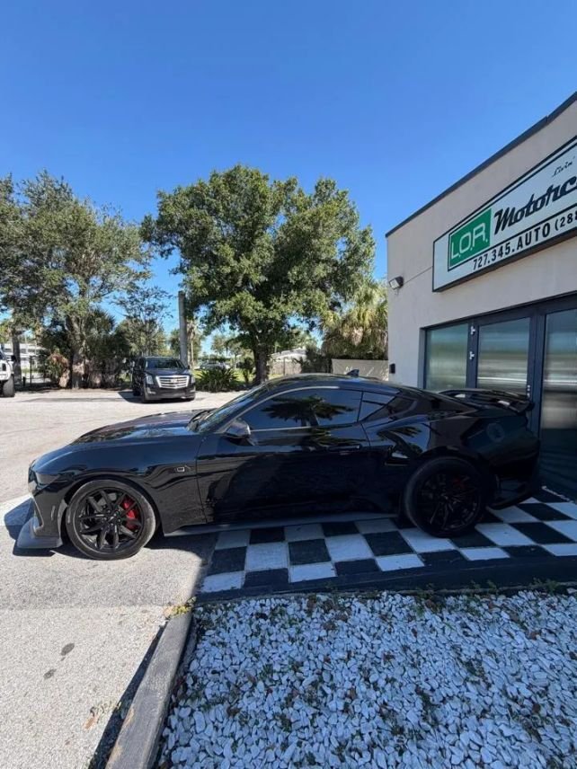 Coupe in Pinellas Park, FL, United States 5 - 18979676