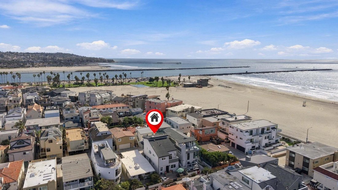San Diego, California, United States 2 - 18976253