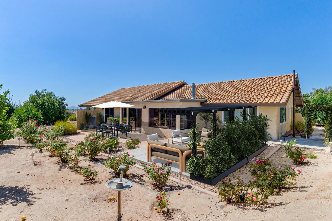 Temecula, California, United States 2 - 18973392