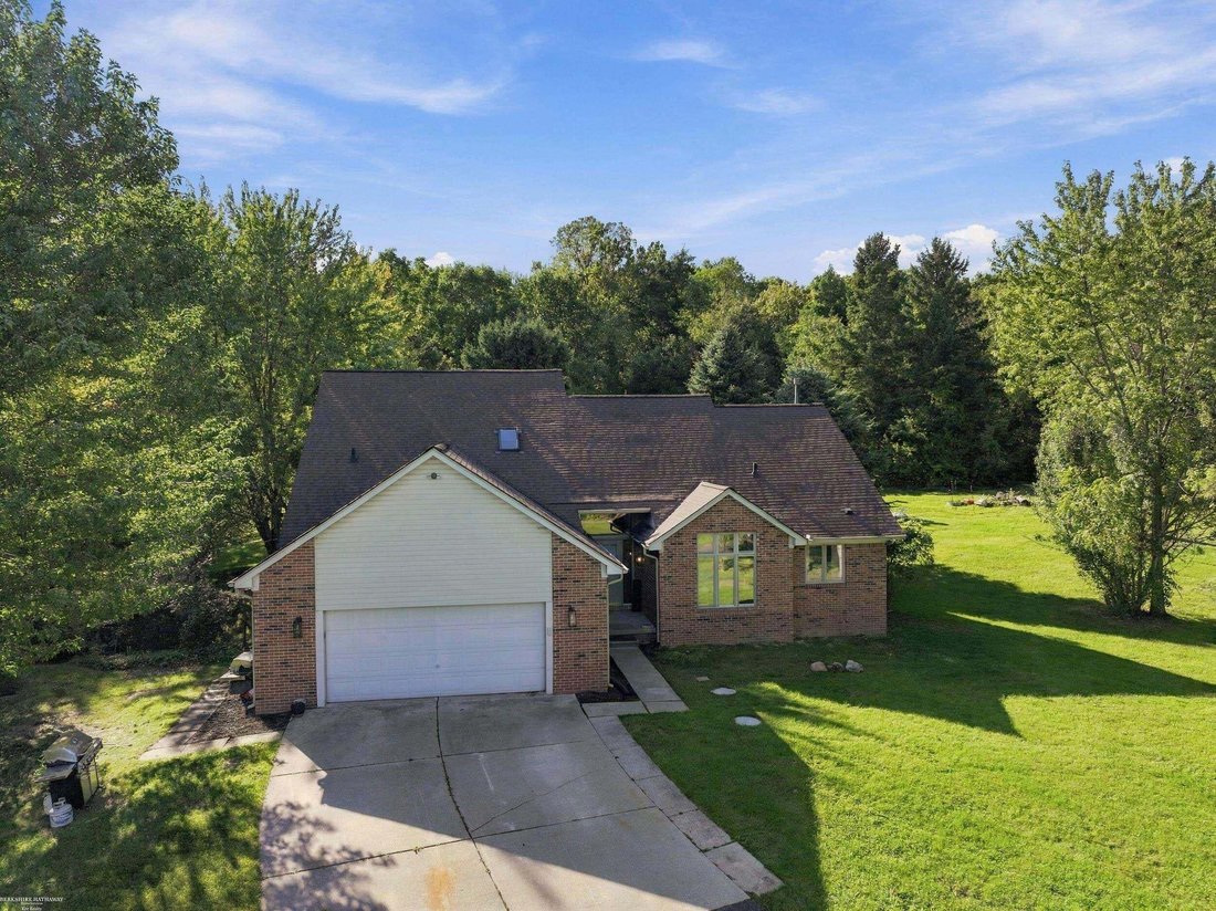 House in Almont, Michigan, United States 2 - 18959243