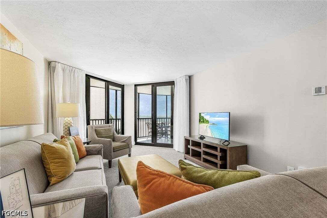 Condo in Fort Myers Beach, Florida, United States 2 - 18964665