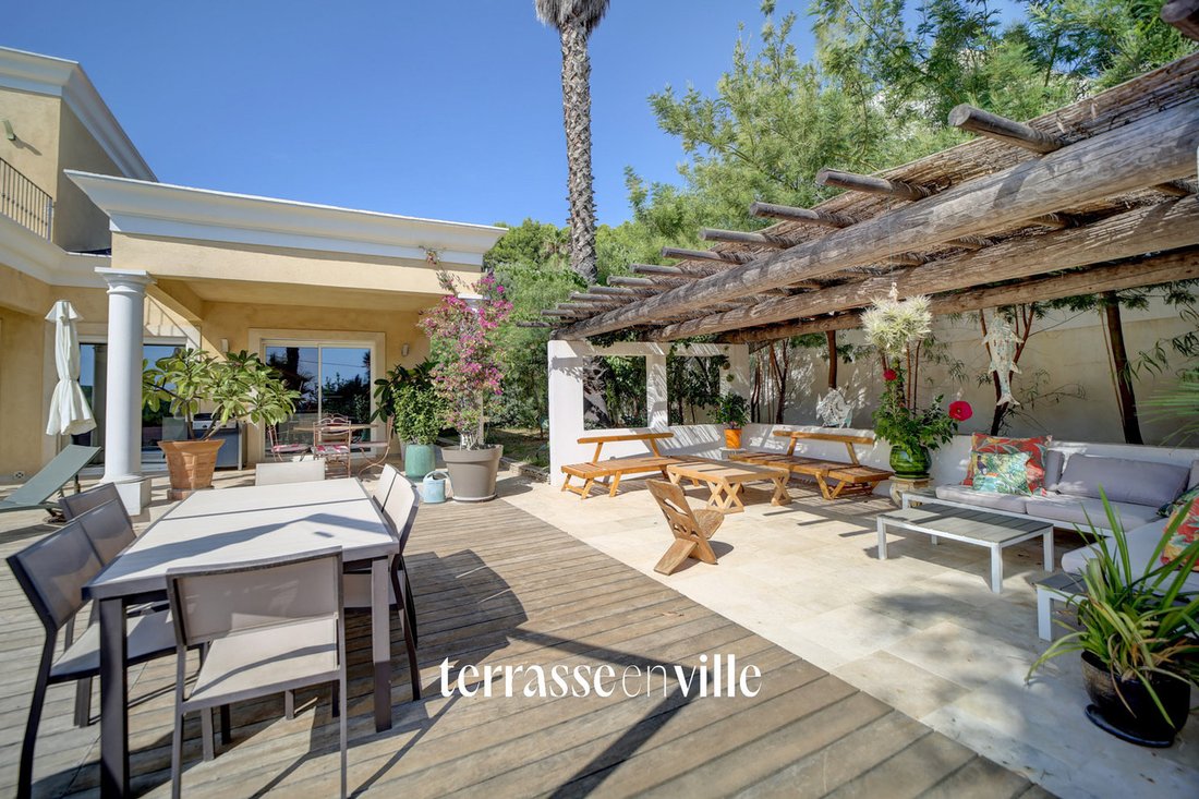 Villa in Bandol, Provence-Alpes-Côte d'Azur, France 3 - 18970692
