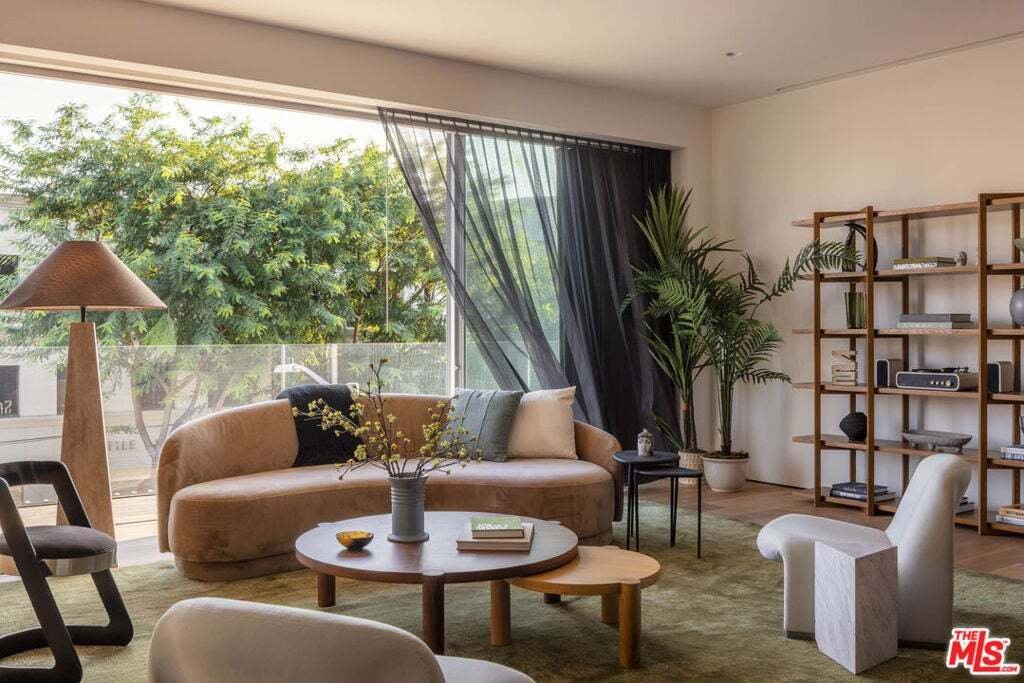 Condo in Los Angeles, California, United States 1 - 18977389