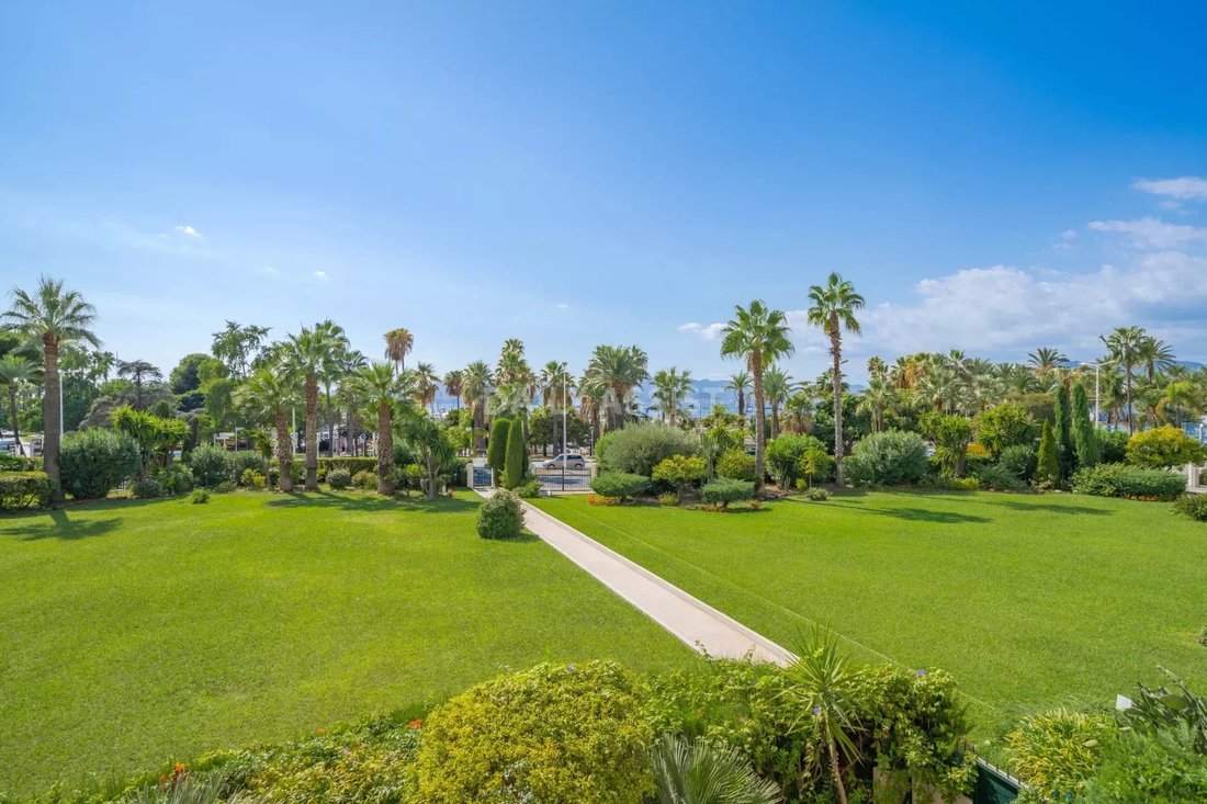 Appartement à Cannes, Provence-Alpes-Côte d'Azur, France 2 - 18780553
