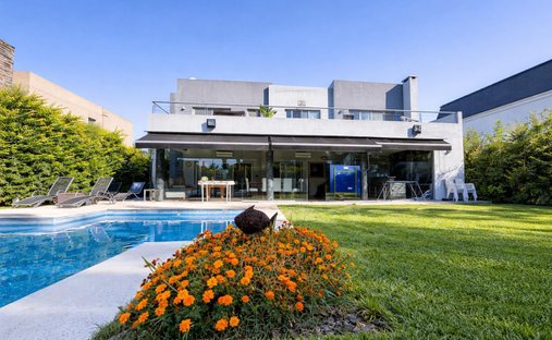 House in Del Viso, Buenos Aires Province, Argentina 1