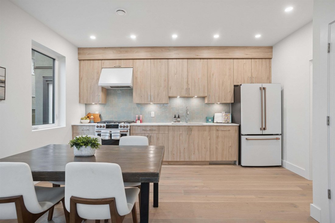 Condo in Vancouver, British Columbia, Canada 1 - 18946850