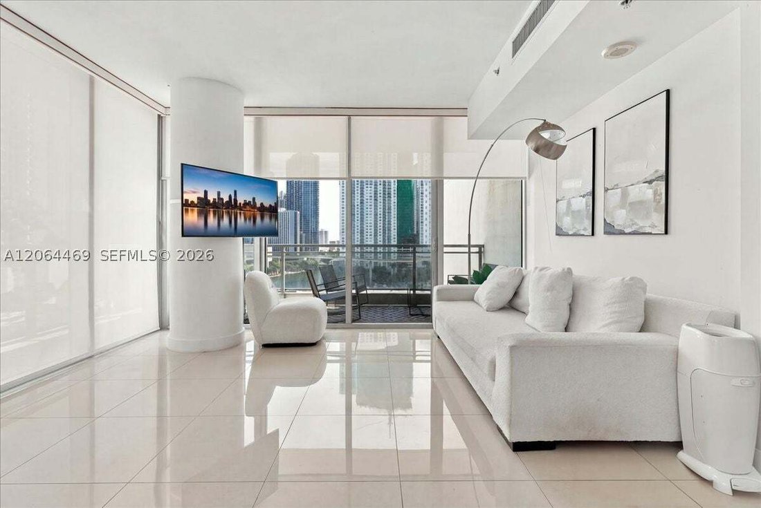 Condo in Miami, Florida, United States 5 - 18576880
