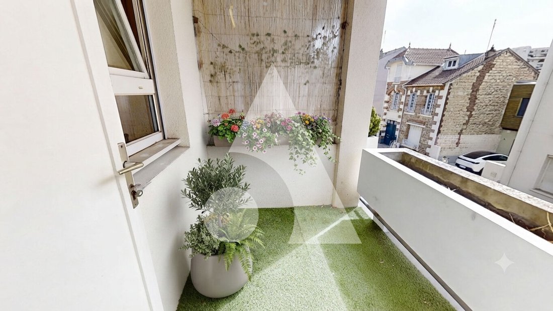 Apartment in La Garenne-Colombes, Ile-de-France, France 1 - 18978302