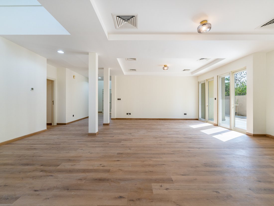Villa in Wadi Al Safa 6, Wadi Al Safa, Dubai 4 - 18730173