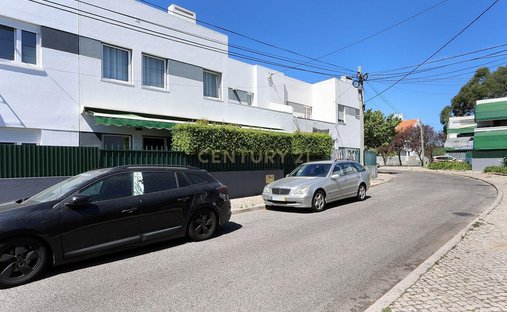 Villa in Linda-a-Velha, Lisbon, Portugal 1