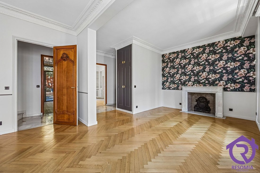 House in Insurrection, Vanves, France 2 - 18976658