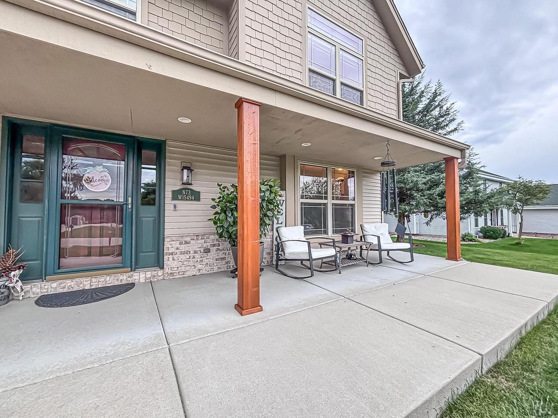 House in Menomonee Falls, Wisconsin, United States 4 - 18964670