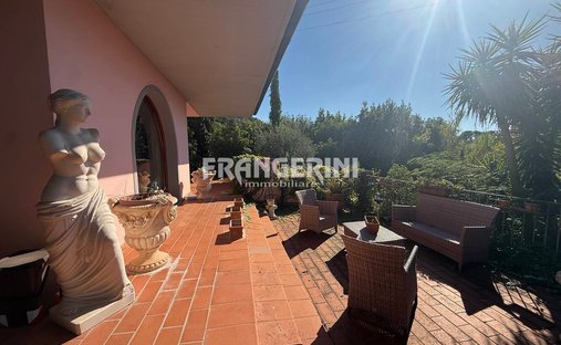 Villa in Centro Storico, Livorno, Tuscany 1