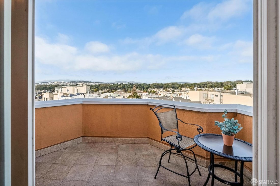 Condo in San Francisco, California, United States 2 - 18968893
