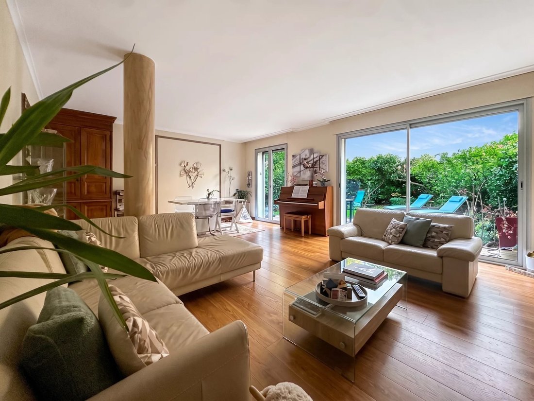 Apartment in La Plaine des Sablons, Neuilly-sur-Seine, France 1 - 18967647