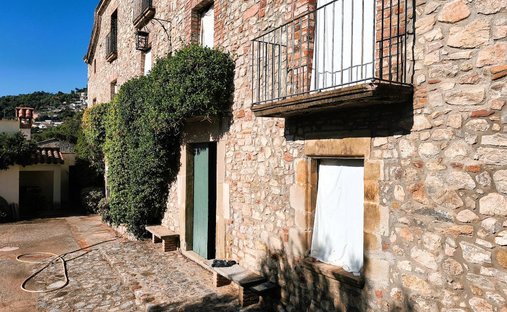 Country House in Bigues i Riells, Catalonia, Spain 1