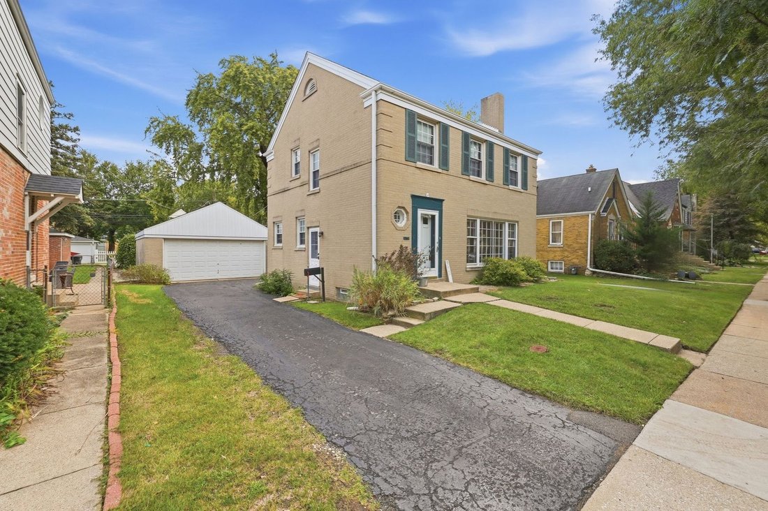 House in Skokie, Illinois, United States 2 - 18965292