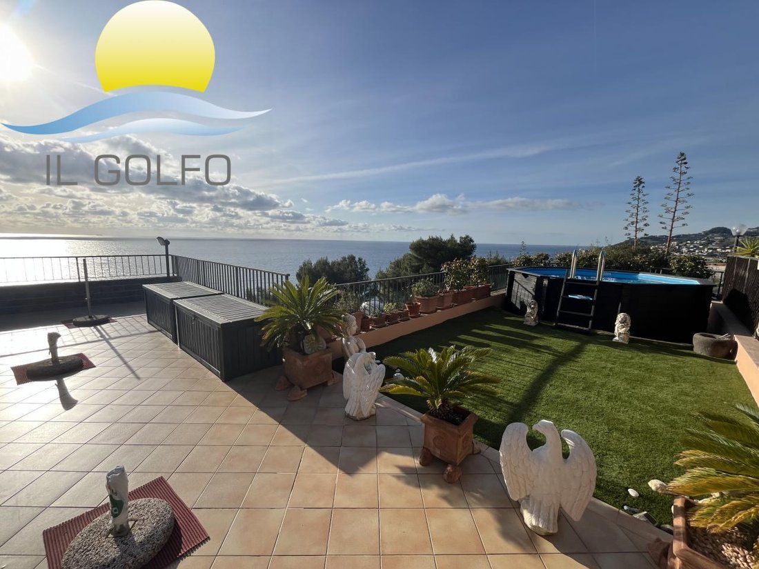 Apartment in Porto Maurizio, Imperia, Liguria 1 - 18965141