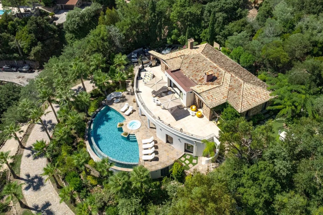 Villa in Théoule-sur-Mer, Provence-Alpes-Côte d'Azur, France 3 - 10849228