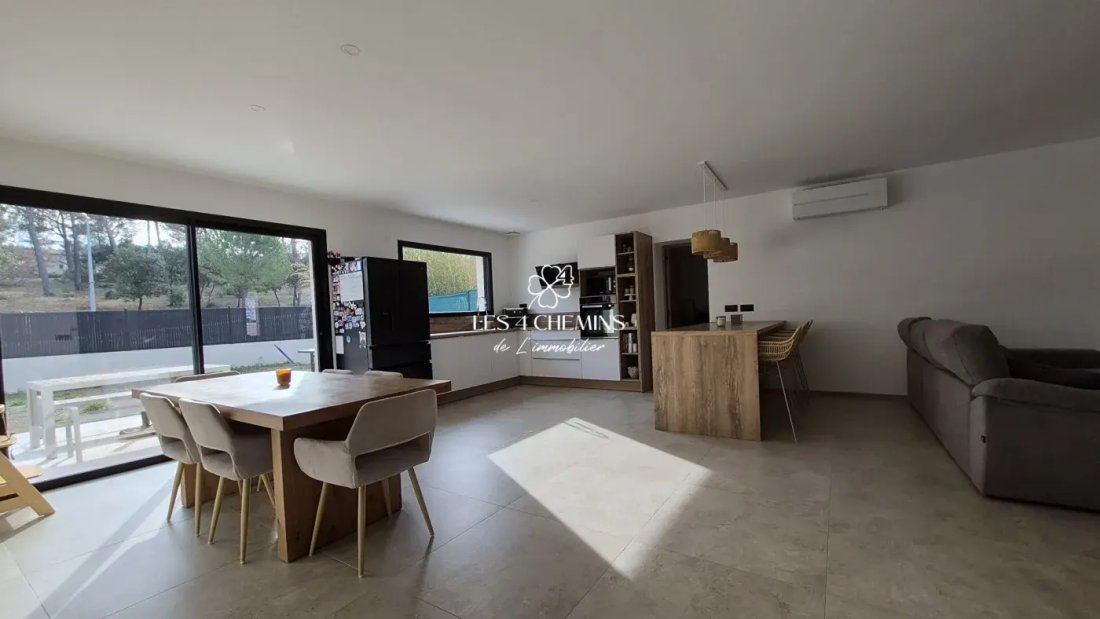 Villa in Rousset, Provence-Alpes-Côte d'Azur, France 1 - 18966038