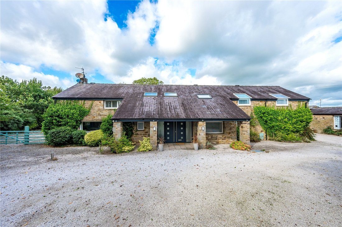 House in Great Harwood, England 2 - 18974245