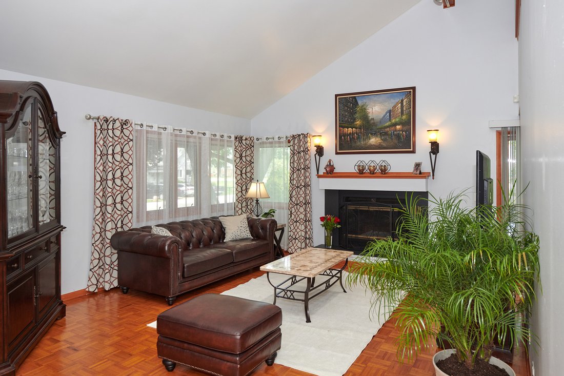 House in Des Plaines, Illinois, United States 3 - 18973165
