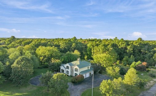 House in Dighton, Massachusetts, United States 1