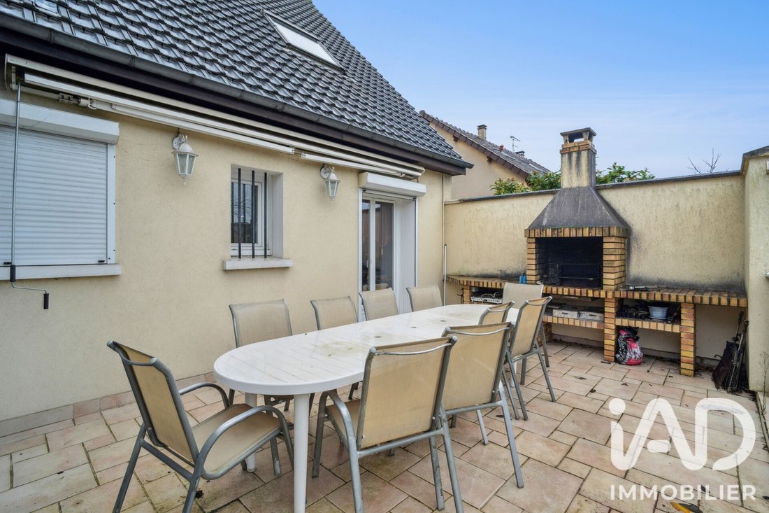 House in Vitry-sur-Seine, Ile-de-France, France 3 - 18979980