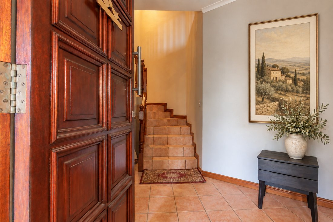 House in Kronenzicht, South Peninsula, Cape Town 4 - 18965075