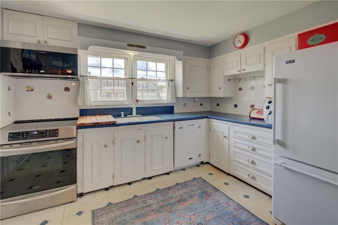 House in Middletown, Rhode Island, United States 2 - 18978997