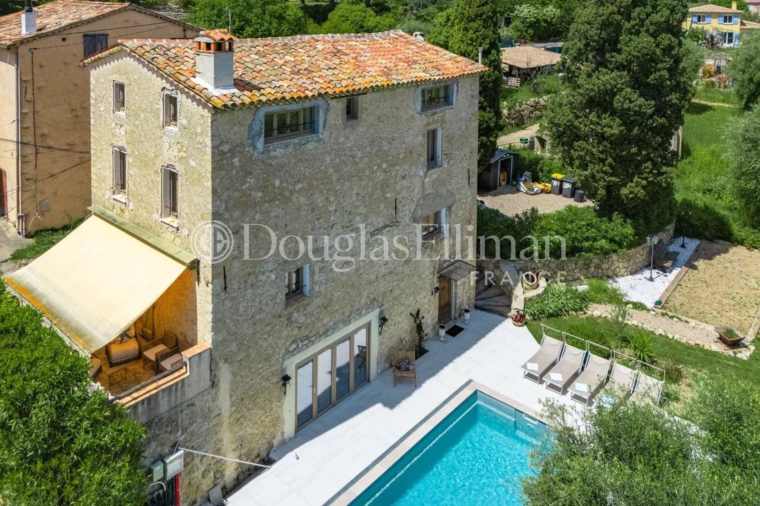 Villa in Grasse, Provence-Alpes-Côte d'Azur, France 1 - 17976656