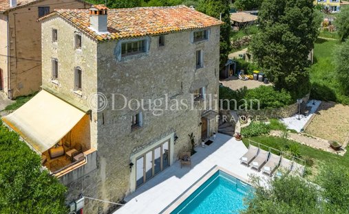 Villa in Grasse, Provence-Alpes-Côte d'Azur, France 1