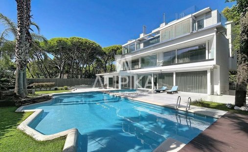 Villa in Castelldefels, Catalonia, Spain 1