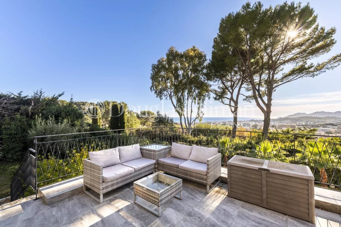Villa in Mougins, Provence-Alpes-Côte d'Azur, France 3 - 17254582