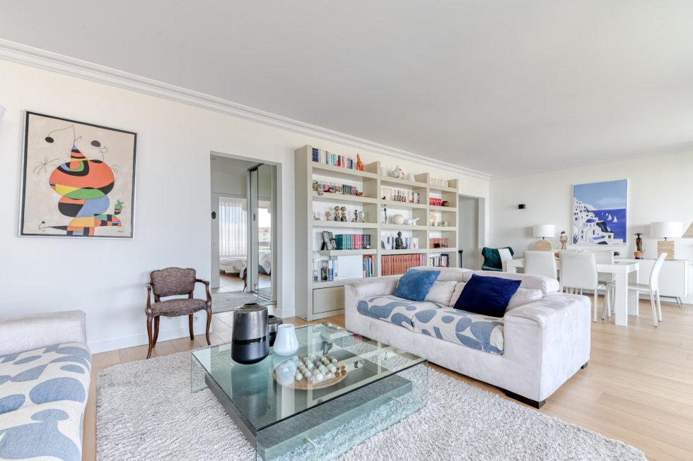 Apartment in Champvert-Point du Jour-Saint Irénée, Lyon 5e Arrondissement, Lyon 4 - 17480665