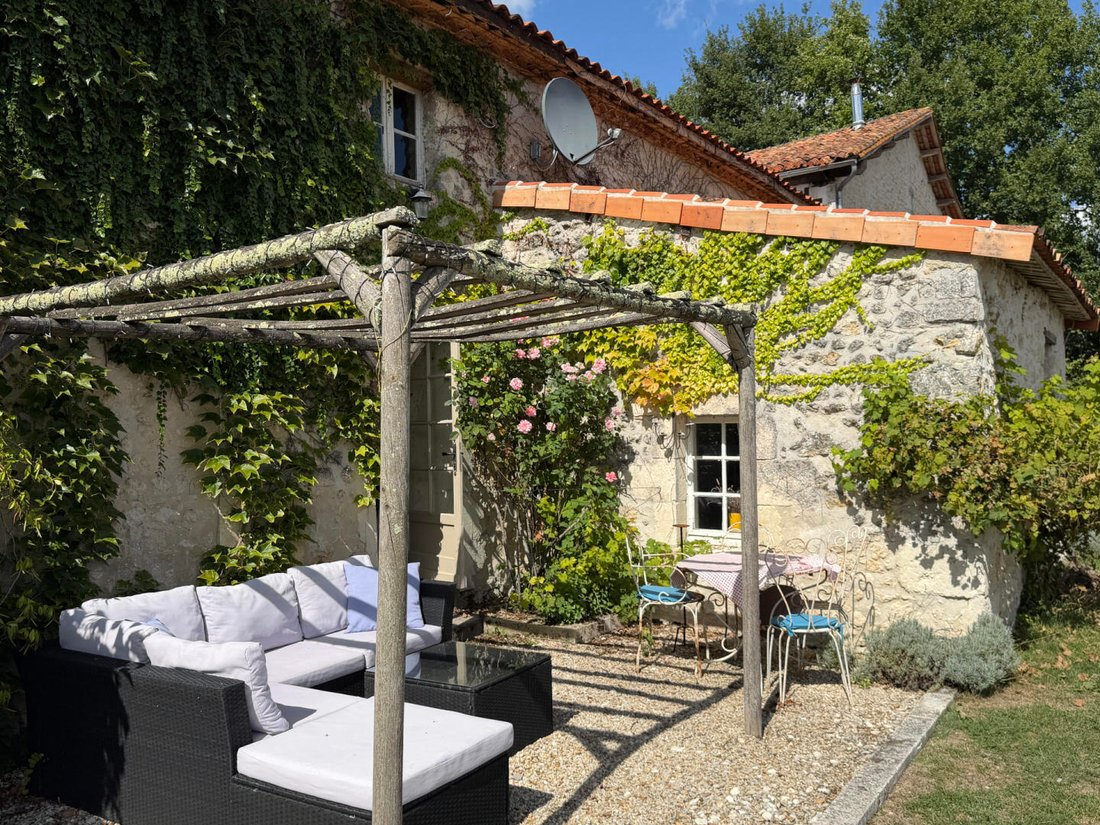 House in Saint-Romain, Nouvelle-Aquitaine, France 3 - 18969318
