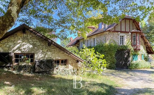 House in Yenne, Auvergne-Rhône-Alpes, France 1