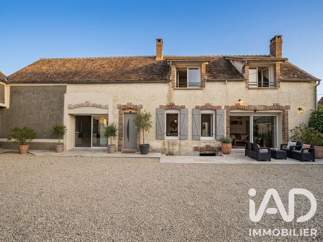 Maison à Poligny, Île-de-France, France 1 - 18571461
