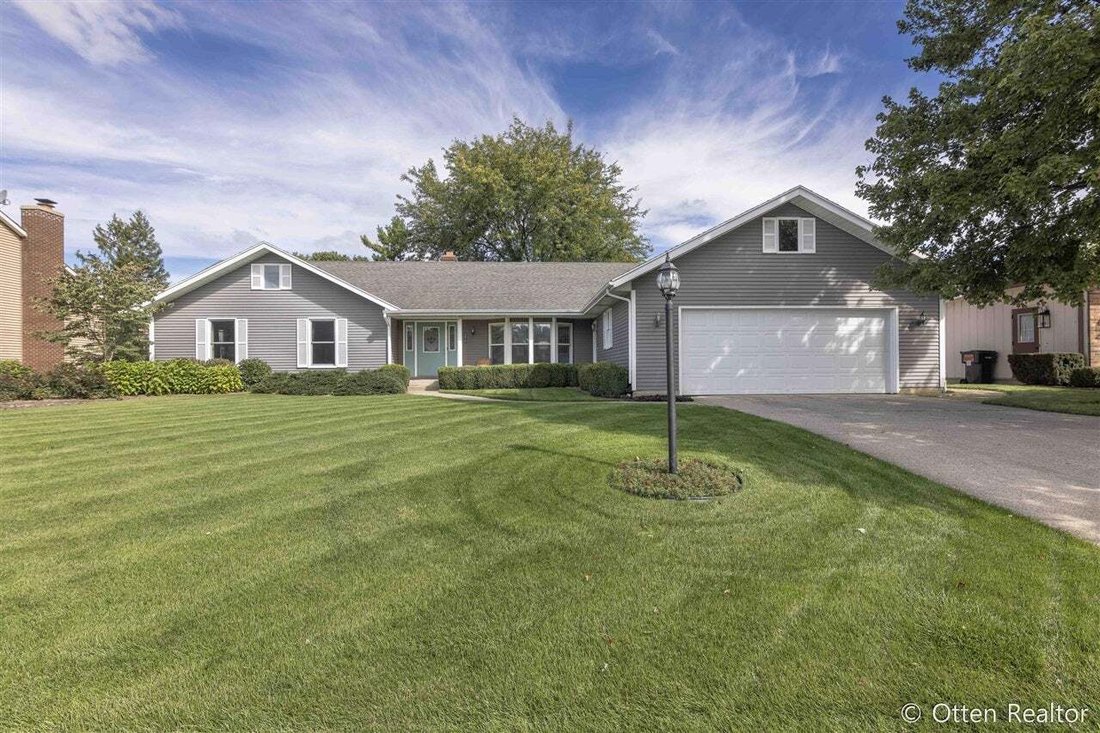House in Kentwood, Michigan, United States 1 - 18965618
