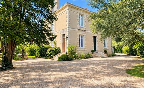 House in Rive Gauche de la Sèvre, Clisson, France 1