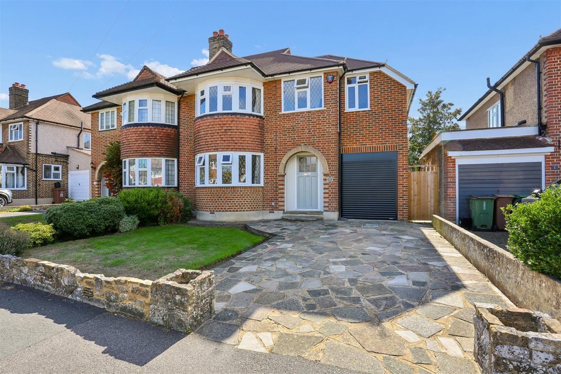 House in London Borough of Sutton, England 1 - 18977474