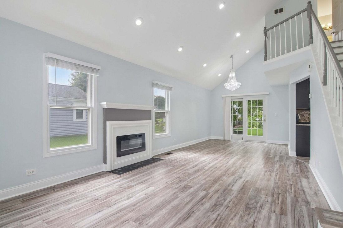 House in Elk Grove Village, Illinois, United States 4 - 18970205