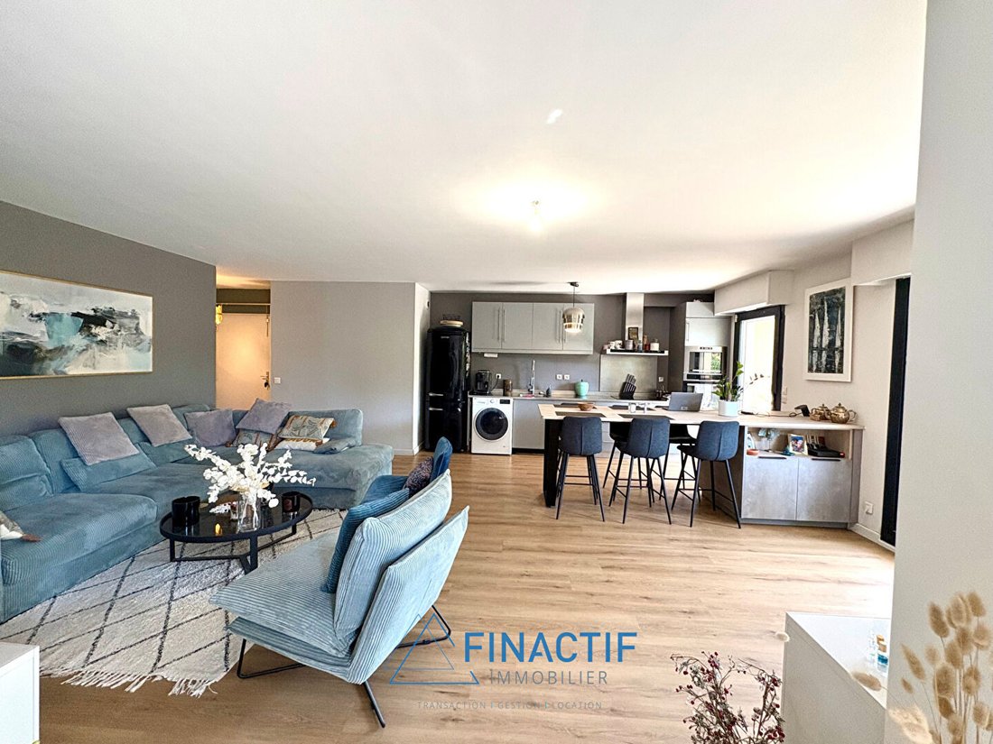 Apartment in Mazenod-Bellevue-Saint Donat-Banon, Aix-en-Provence, France 1 - 18972321