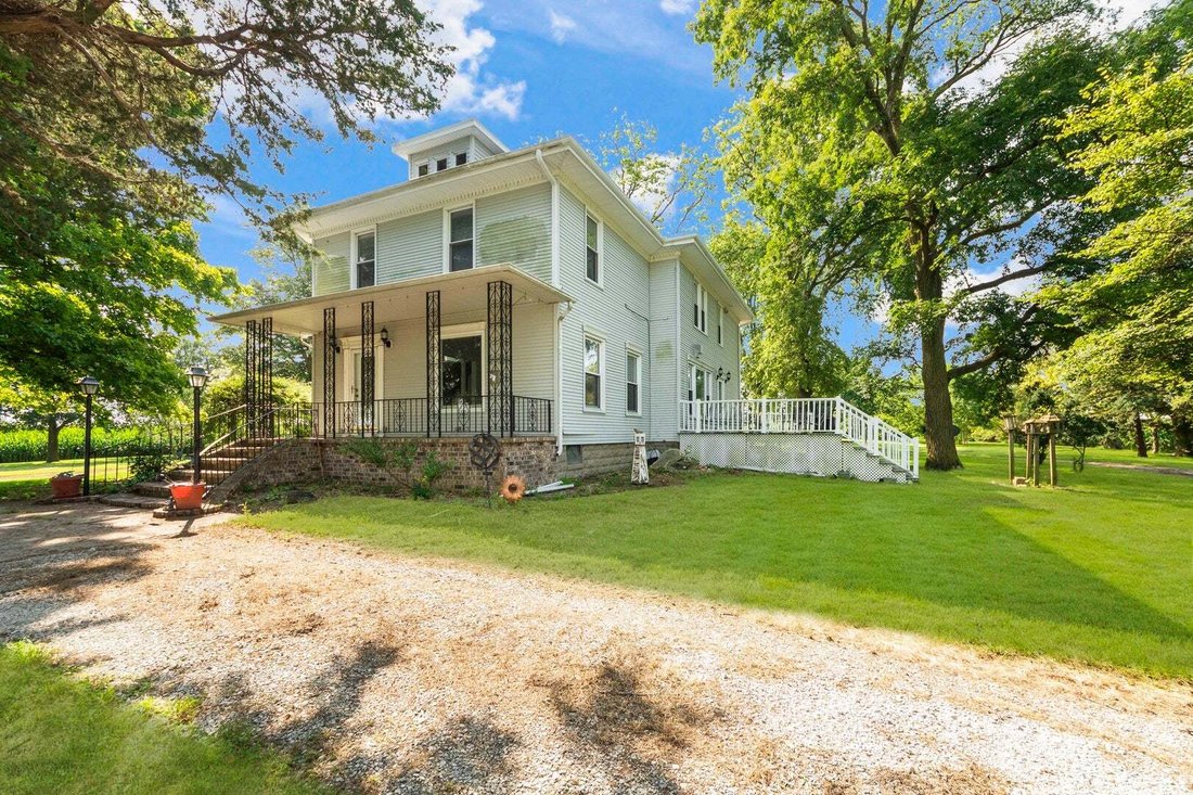 House in Minonk, Illinois, United States 1 - 18970271