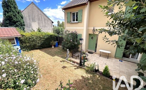 House in Plateau et Pileu, Palaiseau, France 1