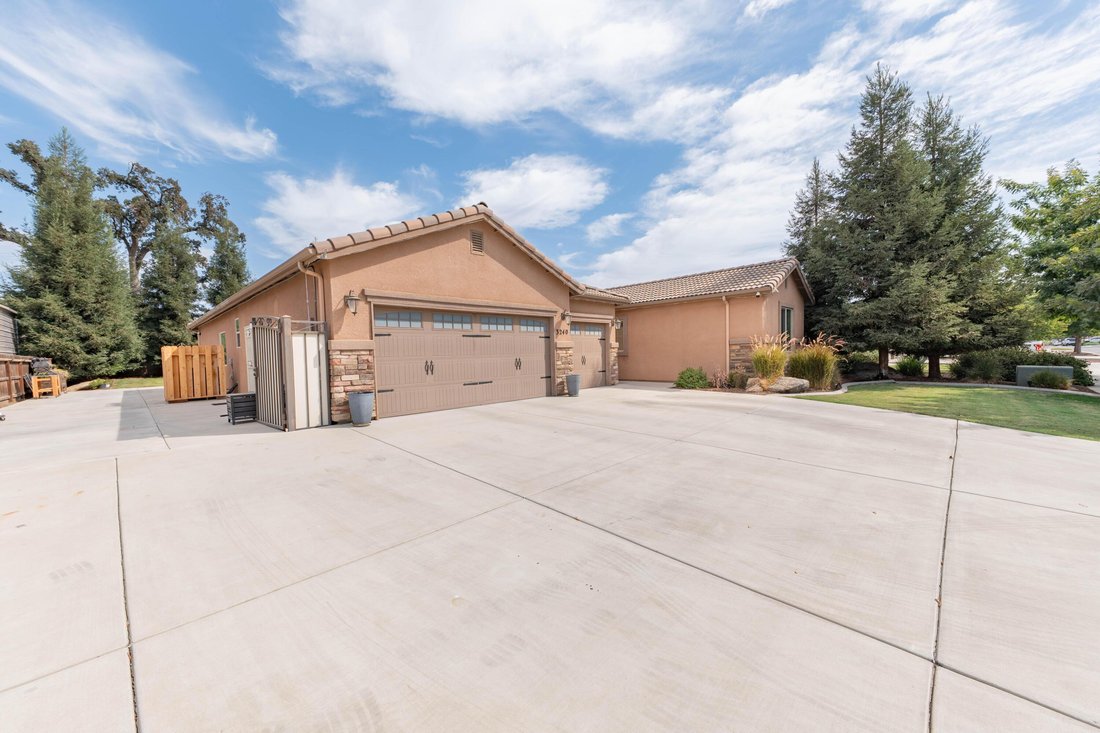 House in Visalia, California, United States 3 - 18967888