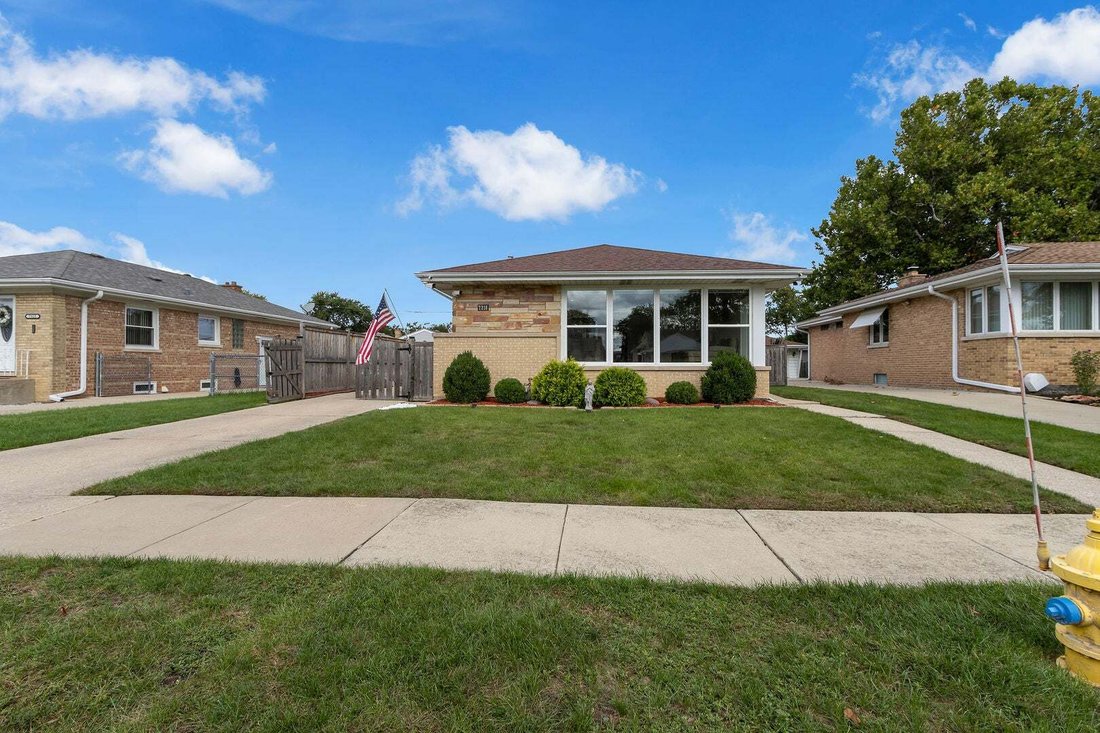 House in Niles, Illinois, United States 2 - 18977501