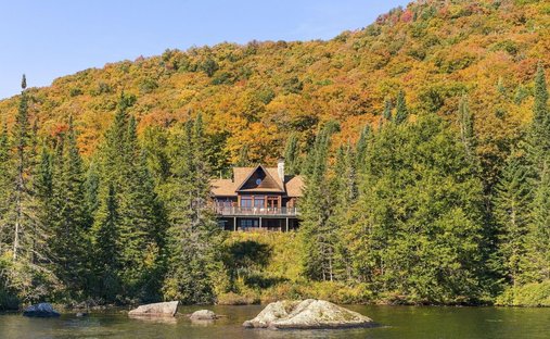 House in Sainte-Agathe-des-Monts, Quebec, Canada 1