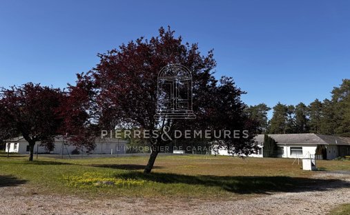 Estate in Velles, Centre-Val de Loire, France 1